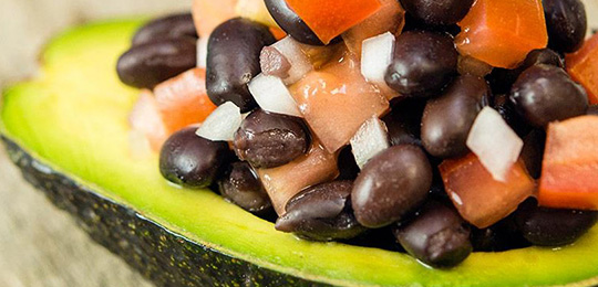 Aguacates rellenos de fiesta